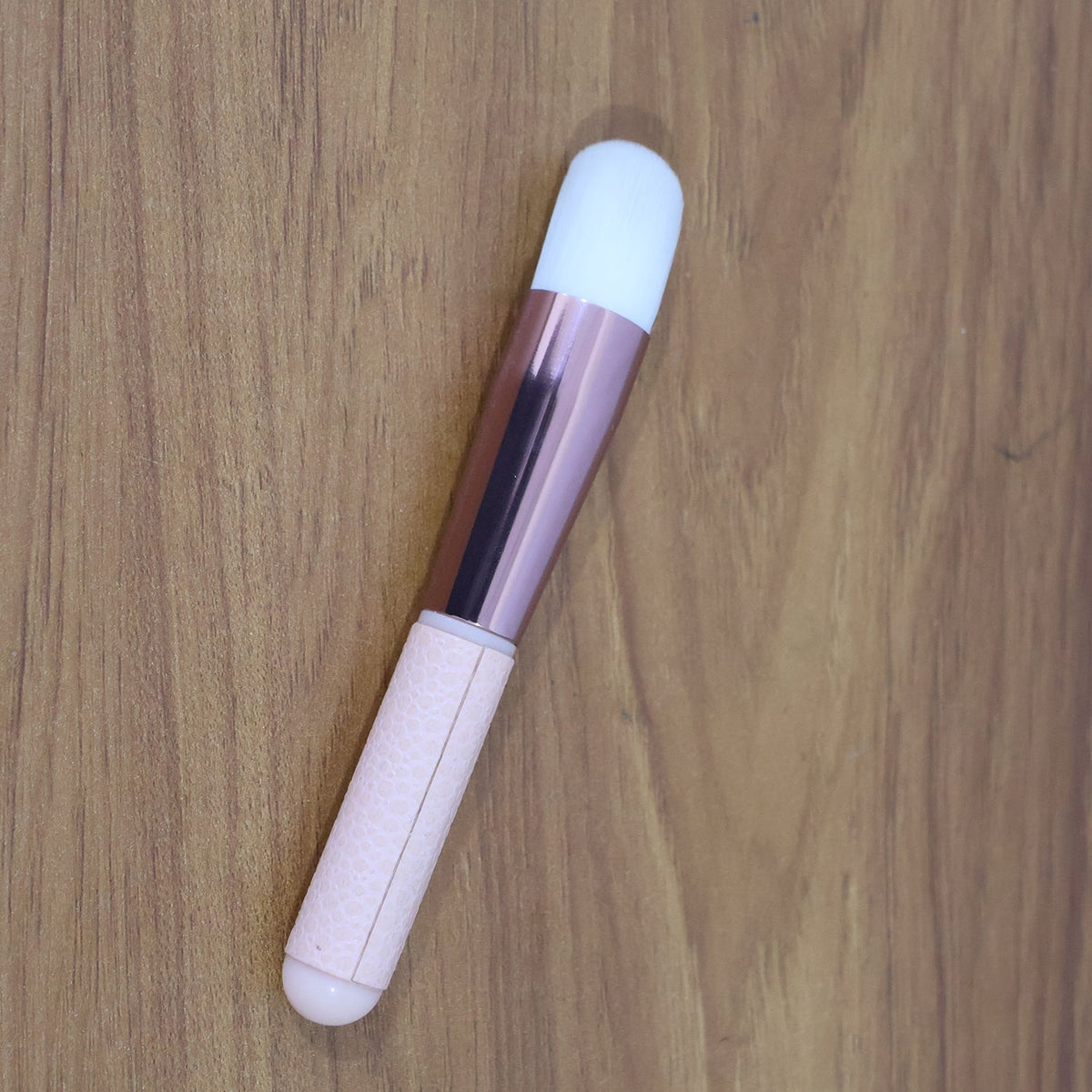 Soft Makeup Brush for Flawless Face Blending – Gentle & Precise