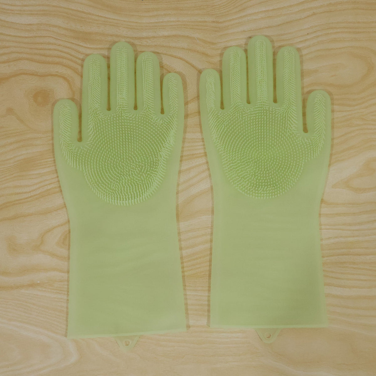 Live product photo of silicone cleaning gloves