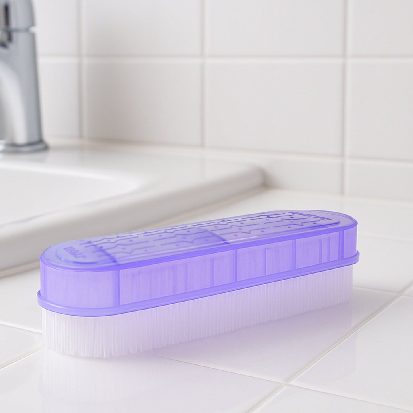 Ergonomic Laundry Brush – Durable Nylon Bristles with Handle
