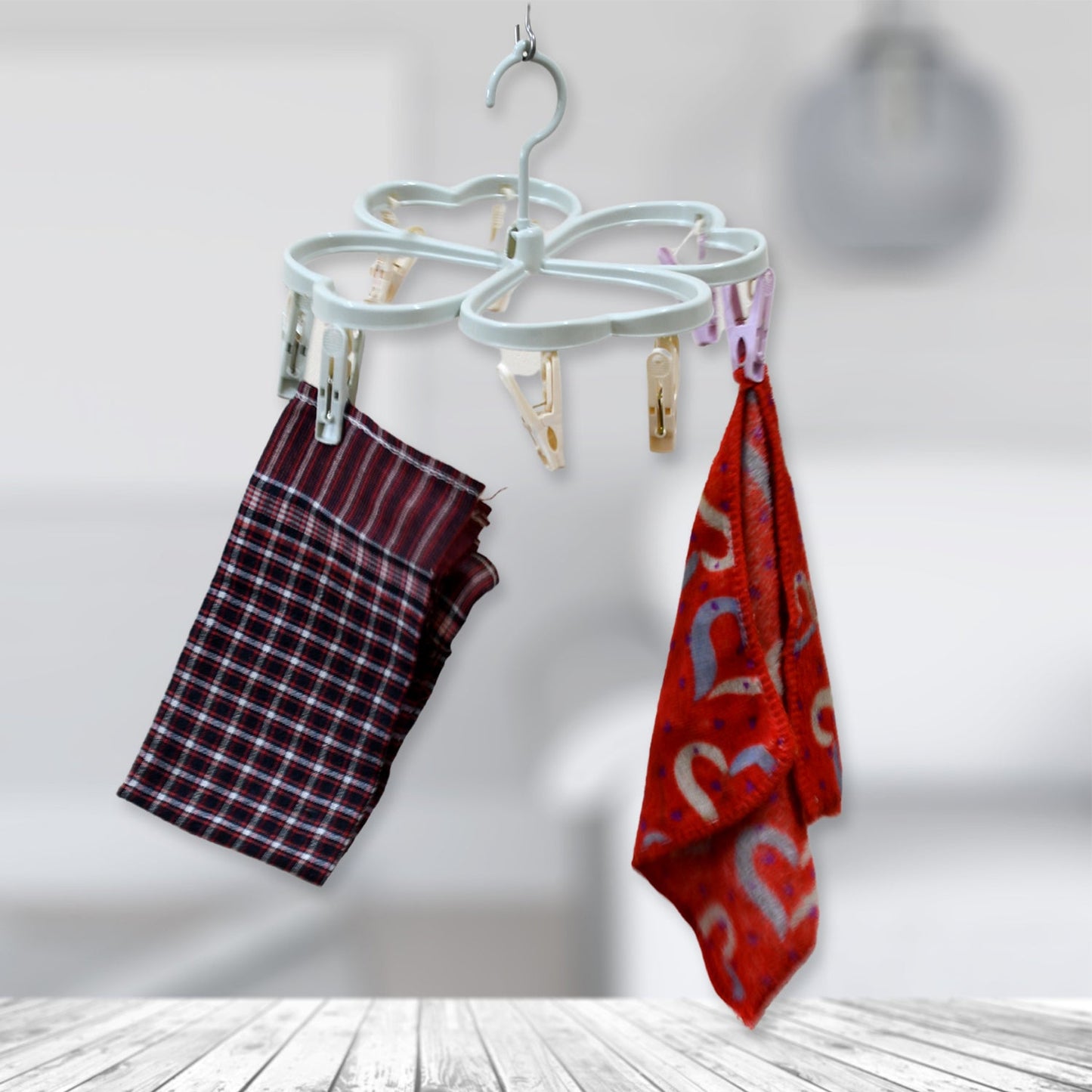 Clutter-Free Storage Cloth Drying Rack – Heart Shape