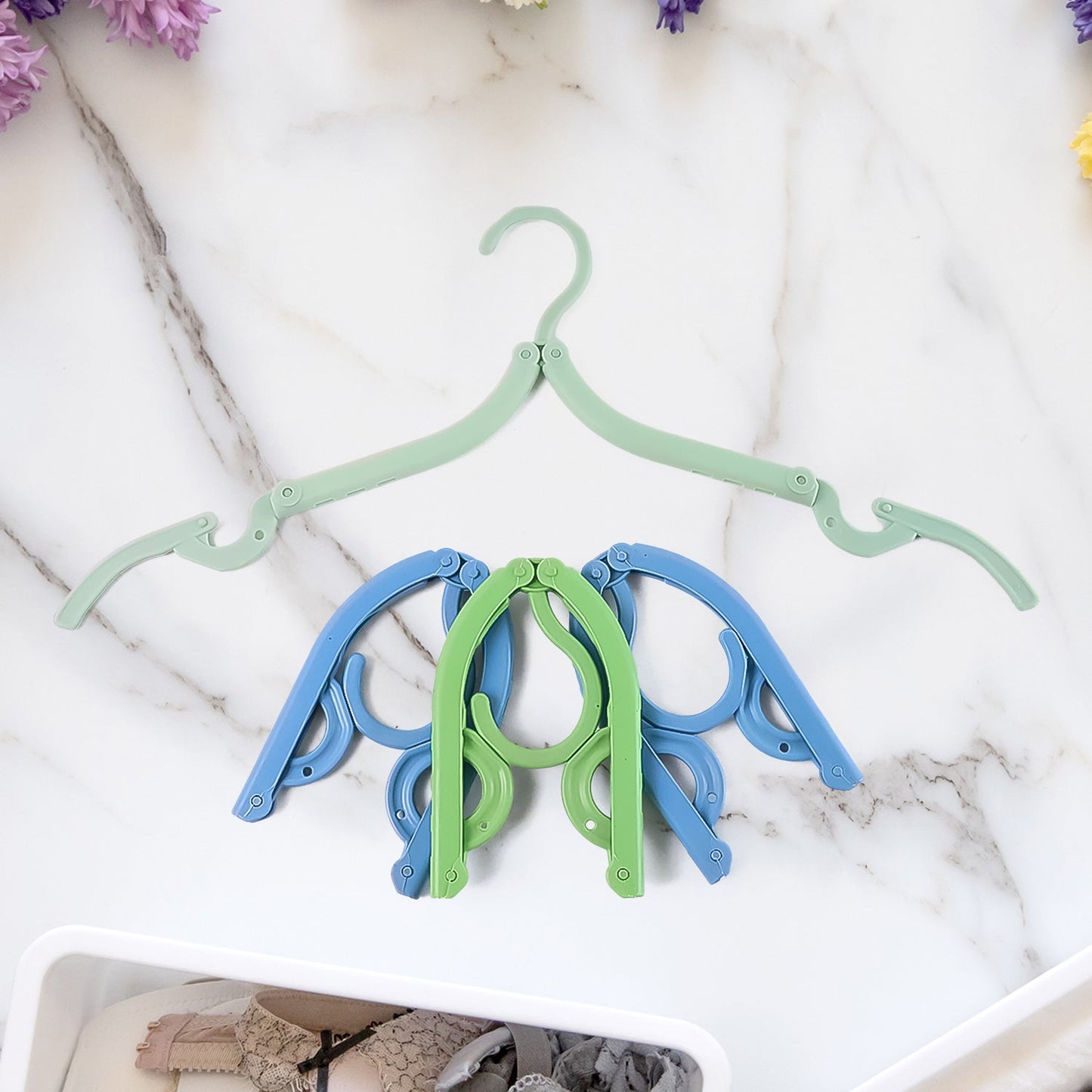 Space-Saving Travel Hangers – Compact 4-Pack for Easy