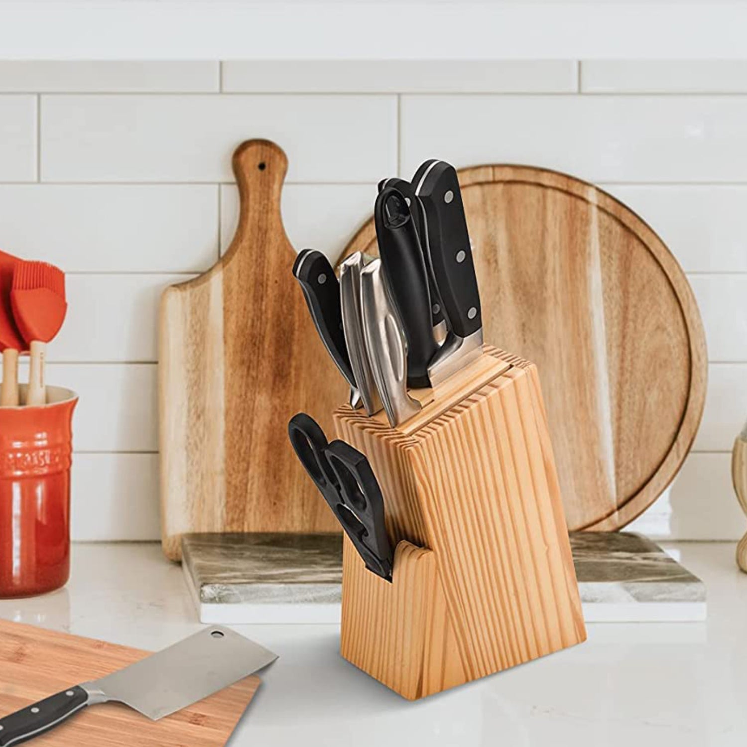 Cooking knife block set featuring knives with high-definition serrations and wooden holder