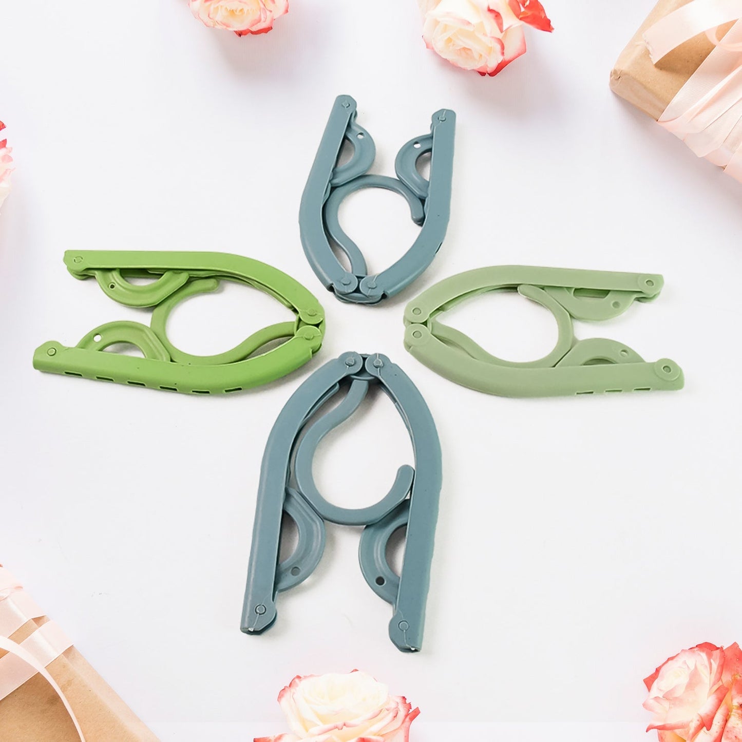 Space-Saving Travel Hangers – Compact 4-Pack for Easy