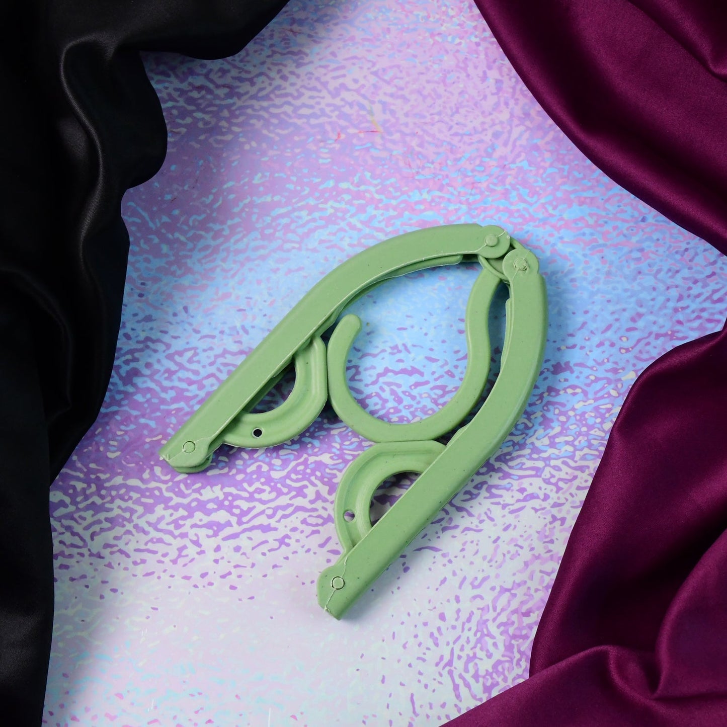 Space-Saving Travel Hanger – Lightweight Durable ABS