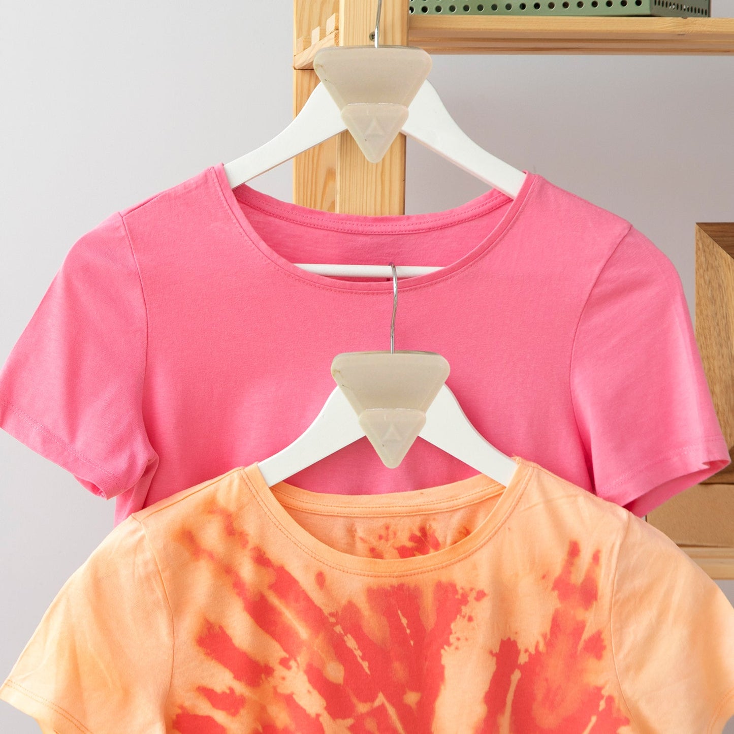 Space-Saving Plastic Triangle Hanger Connector Hooks – Wardrobe