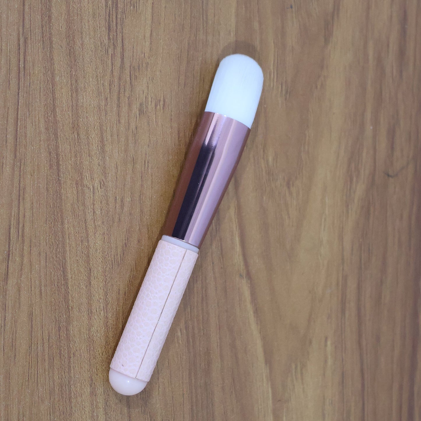 Soft Makeup Brush for Flawless Face Blending – Gentle & Precise