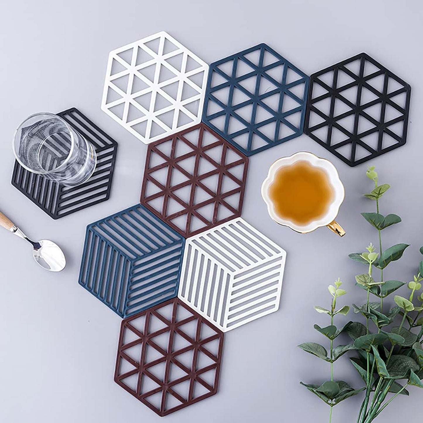 Stylish PVC bowl mat designed for superior heat insulation and anti-hot protection.