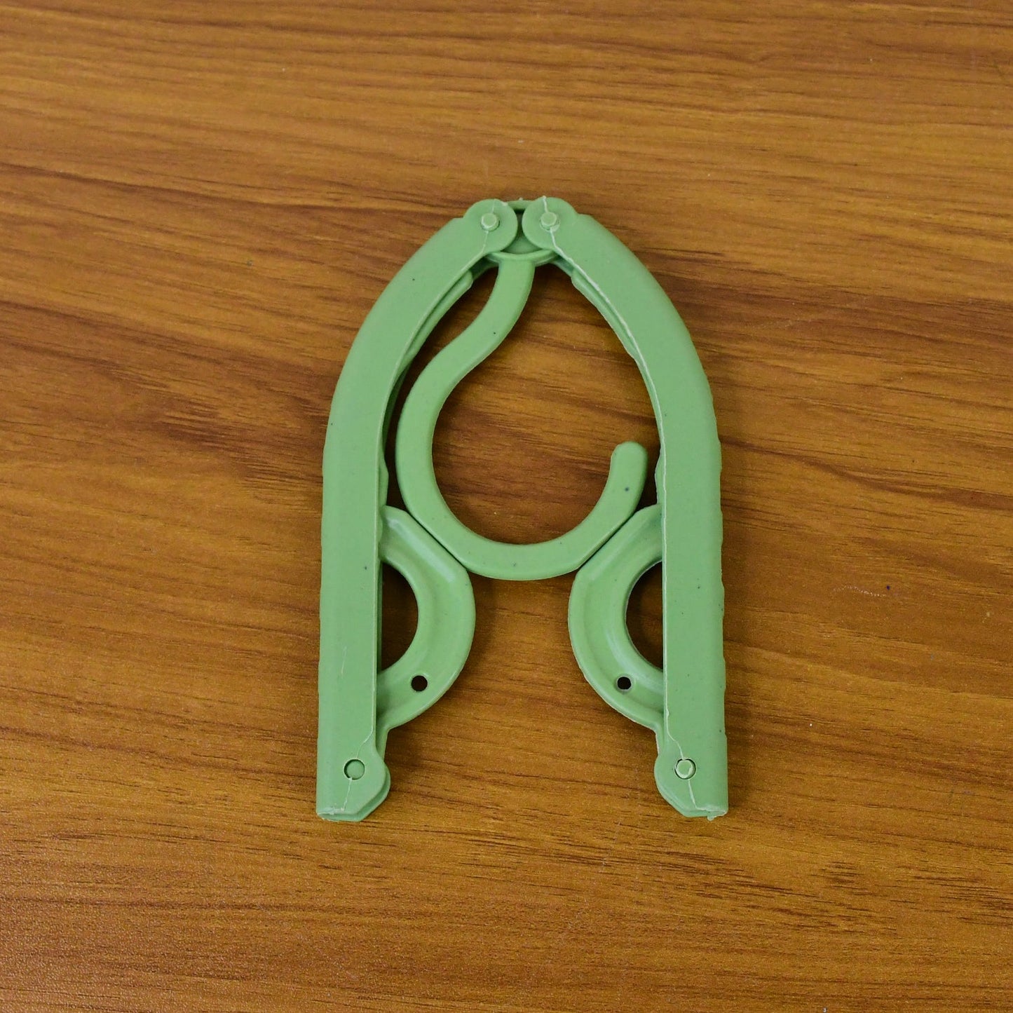 Space-Saving Travel Hanger – Lightweight Durable ABS