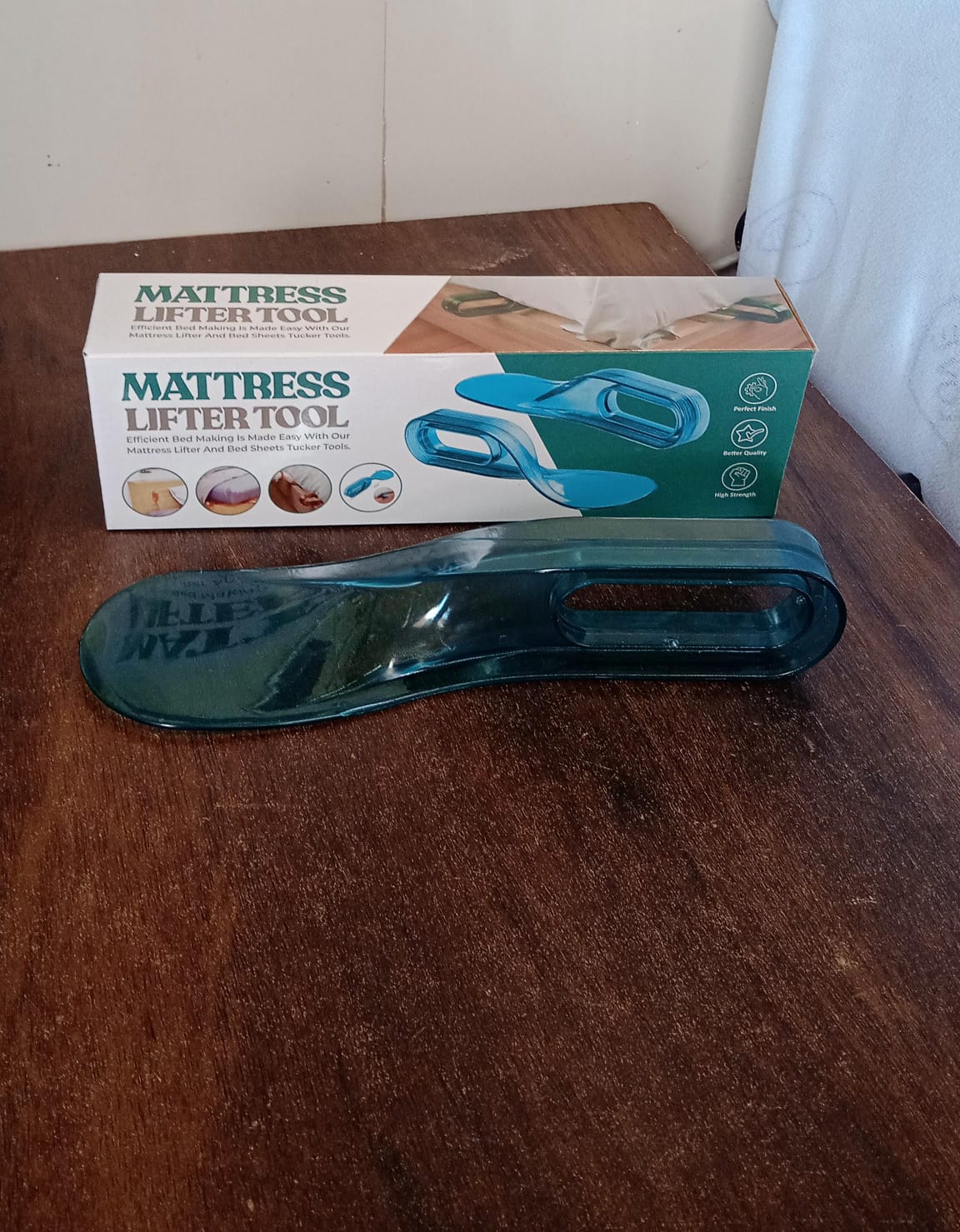 Ergonomic Mattress Lifter Tool – Bed Making Helper