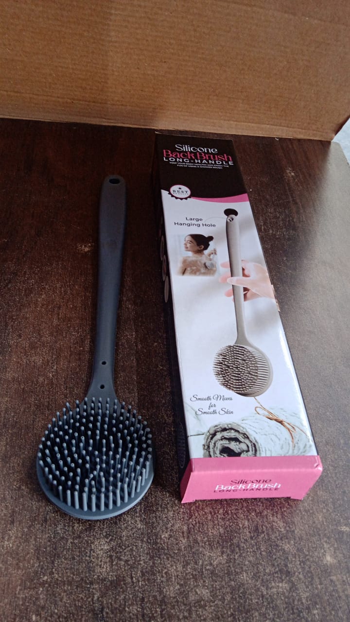 Silicone Back Scrubber Brush – Long Handle for Gentle Exfoliation