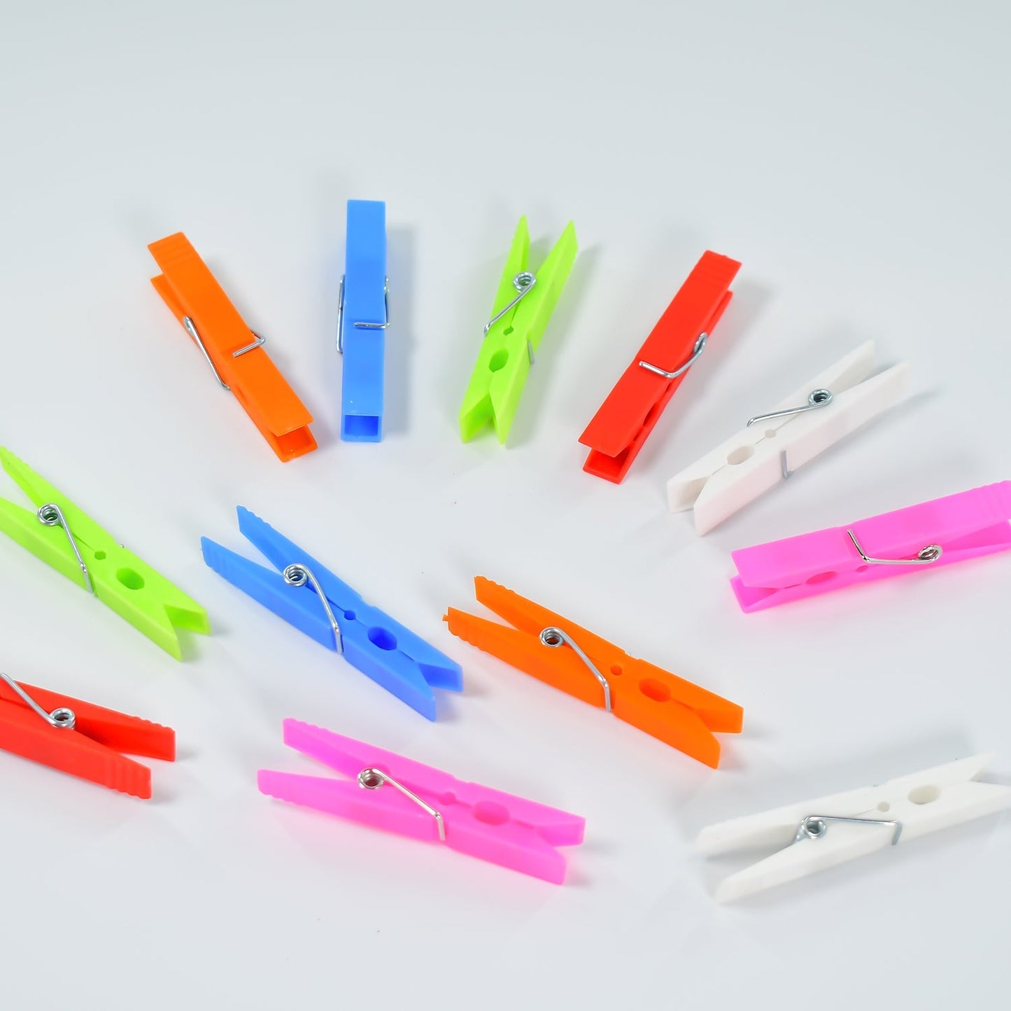 Heavy-Duty Plastic Clothes Clips – 144Pc Laundry Pegs