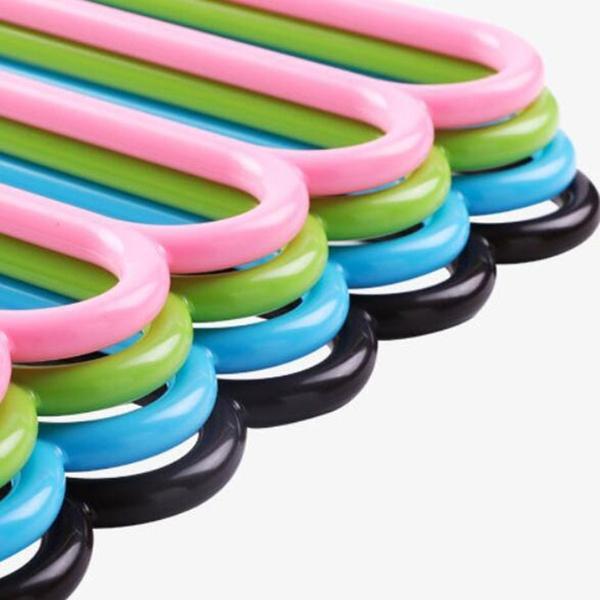 Space-Saving Hanger – 5-Layer Multipurpose Plastic