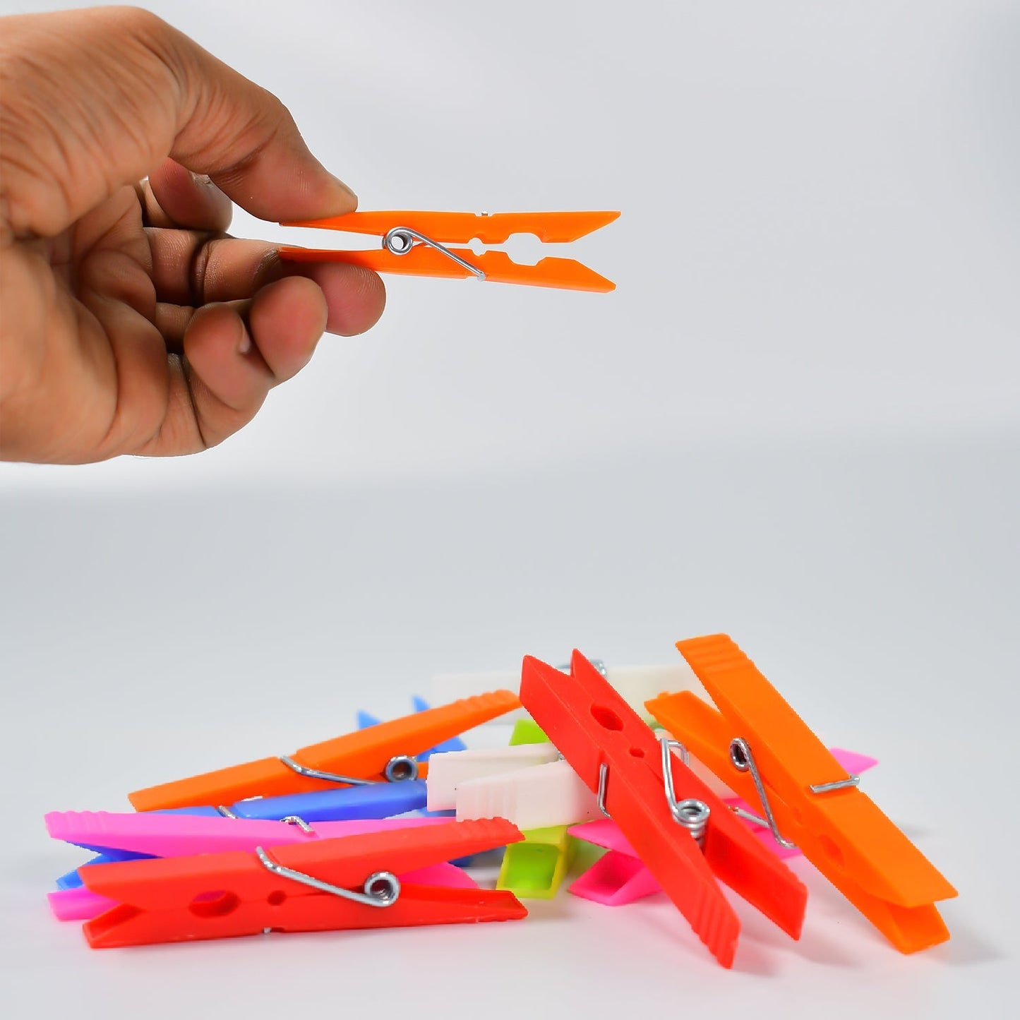 Heavy-Duty Plastic Clothes Clips – 144Pc Laundry Pegs