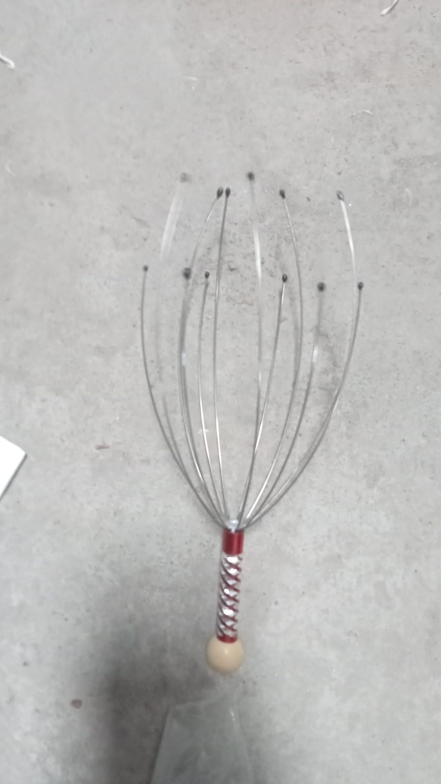Handheld Scalp Massager – Stress Relief & Relaxation | Calm & Curl