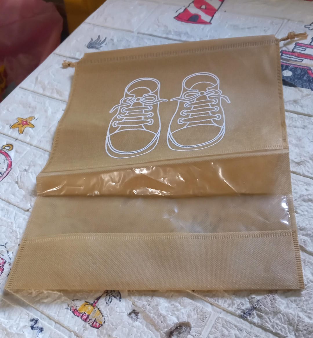 Travel-Ready Waterproof Shoe Bag – Travel & Beach Organizer