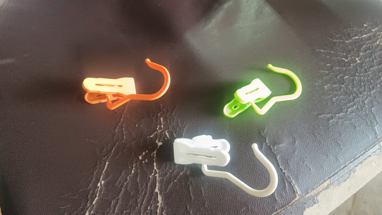 All-in-One Hanging Hook Clip – Strong Grip & Rotatable, Use