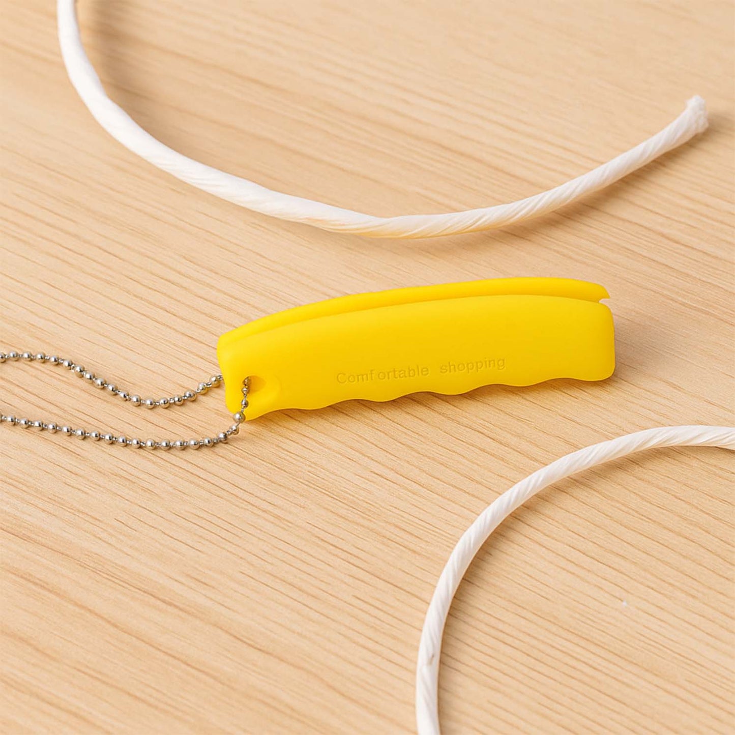 Travel-Ready Silicone Bag Carrier – Comfort Grip & Keychain