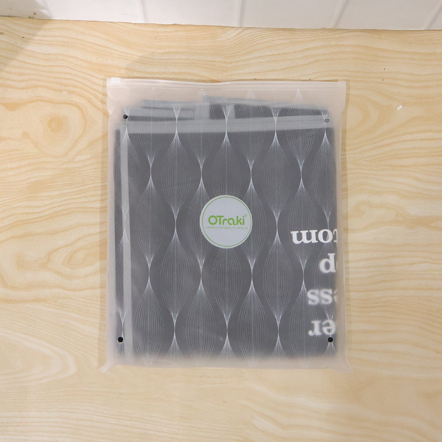 Keeps Fresh & Clean Hanging Garment Dust Cover – Keeps