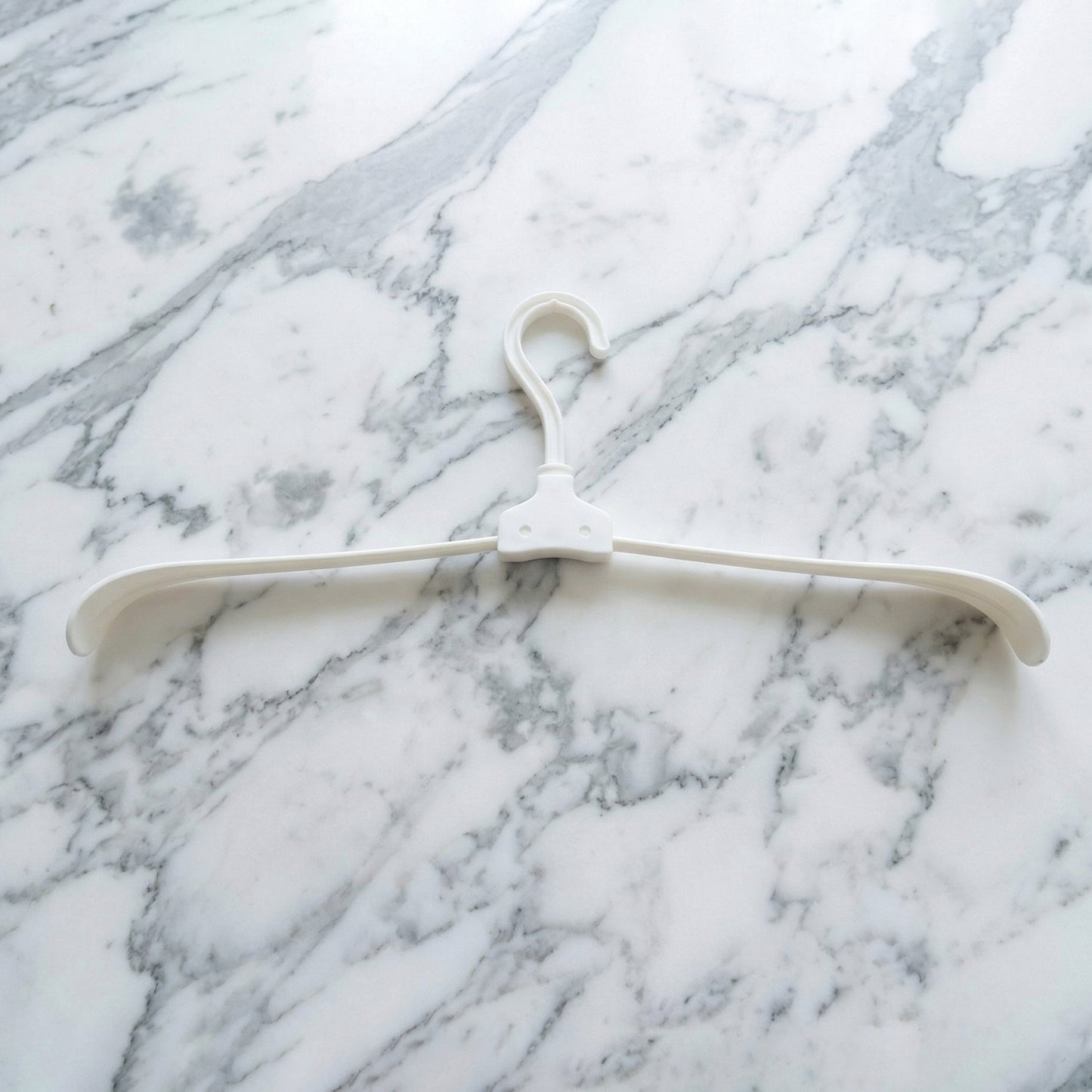 Space-Saving Plastic Clothes Hanger – Travel Friendly