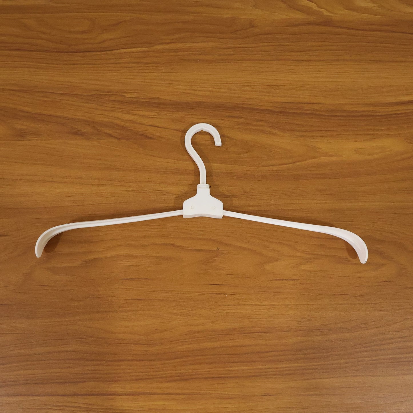 Space-Saving Plastic Clothes Hanger – Travel Friendly
