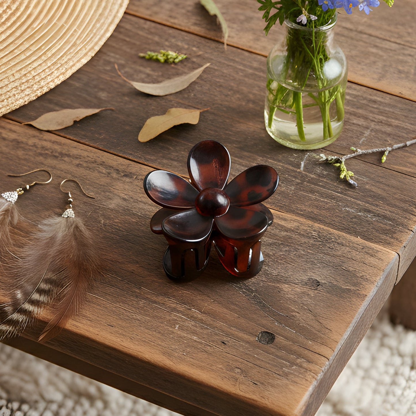 Flower Hair Clip – Elegant Plastic Claw for Secure Hold