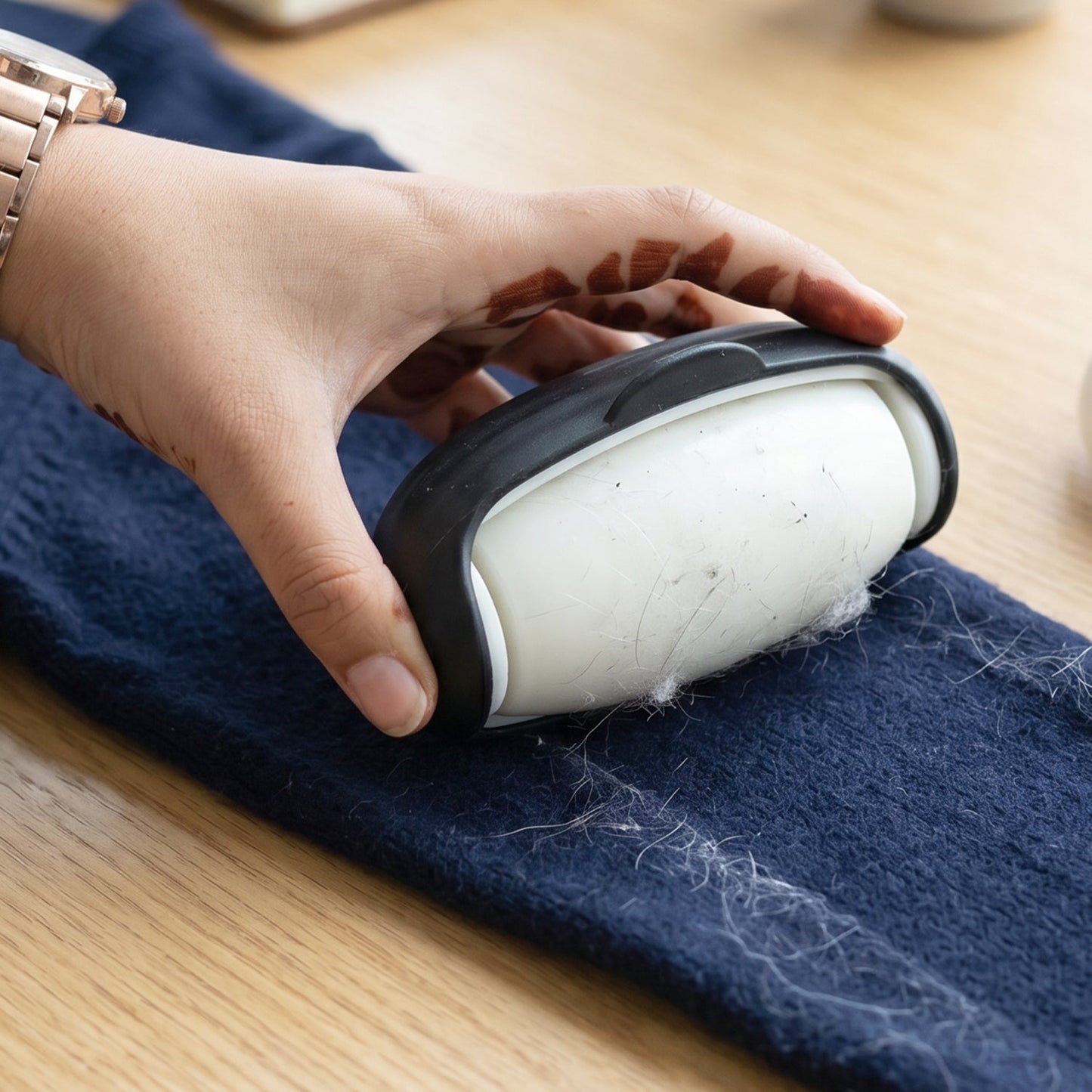 Reusable Penguin Lint Roller – Compact Cleaning Solution