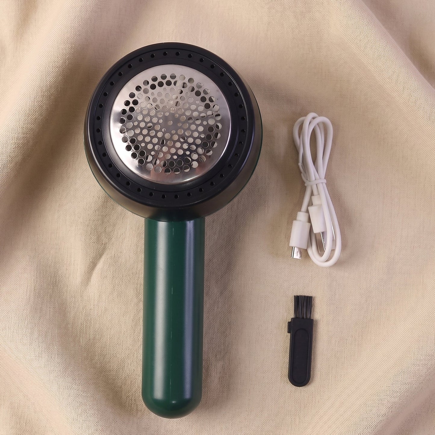 Travel-Ready Electric Lint Remover – Cordless Fabric Shaver