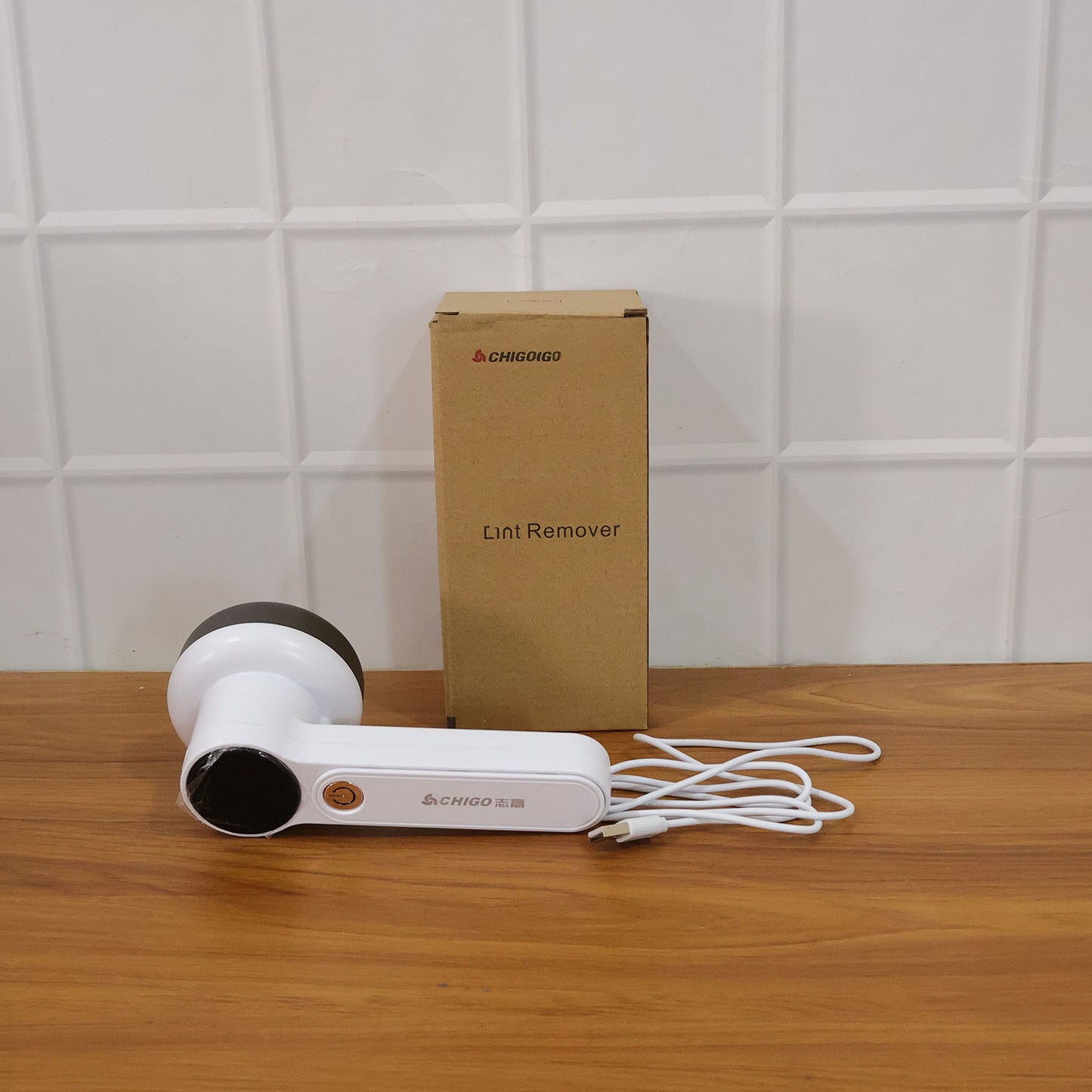 Rechargeable Fabric Lint Remover – Gentle & Efficient