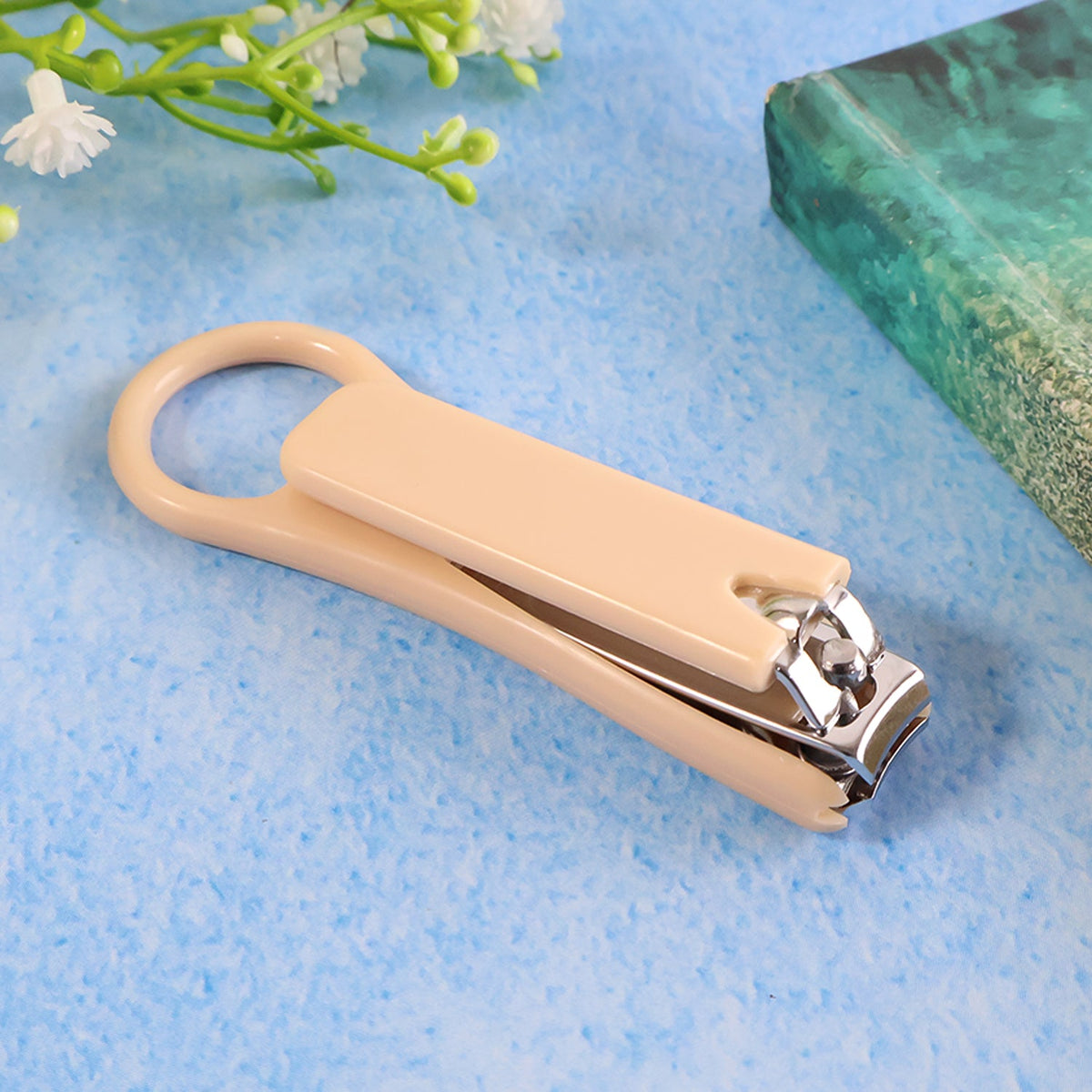 Ergonomic Ring-Handle Nail Clipper – Precise & Comfortable Trimming