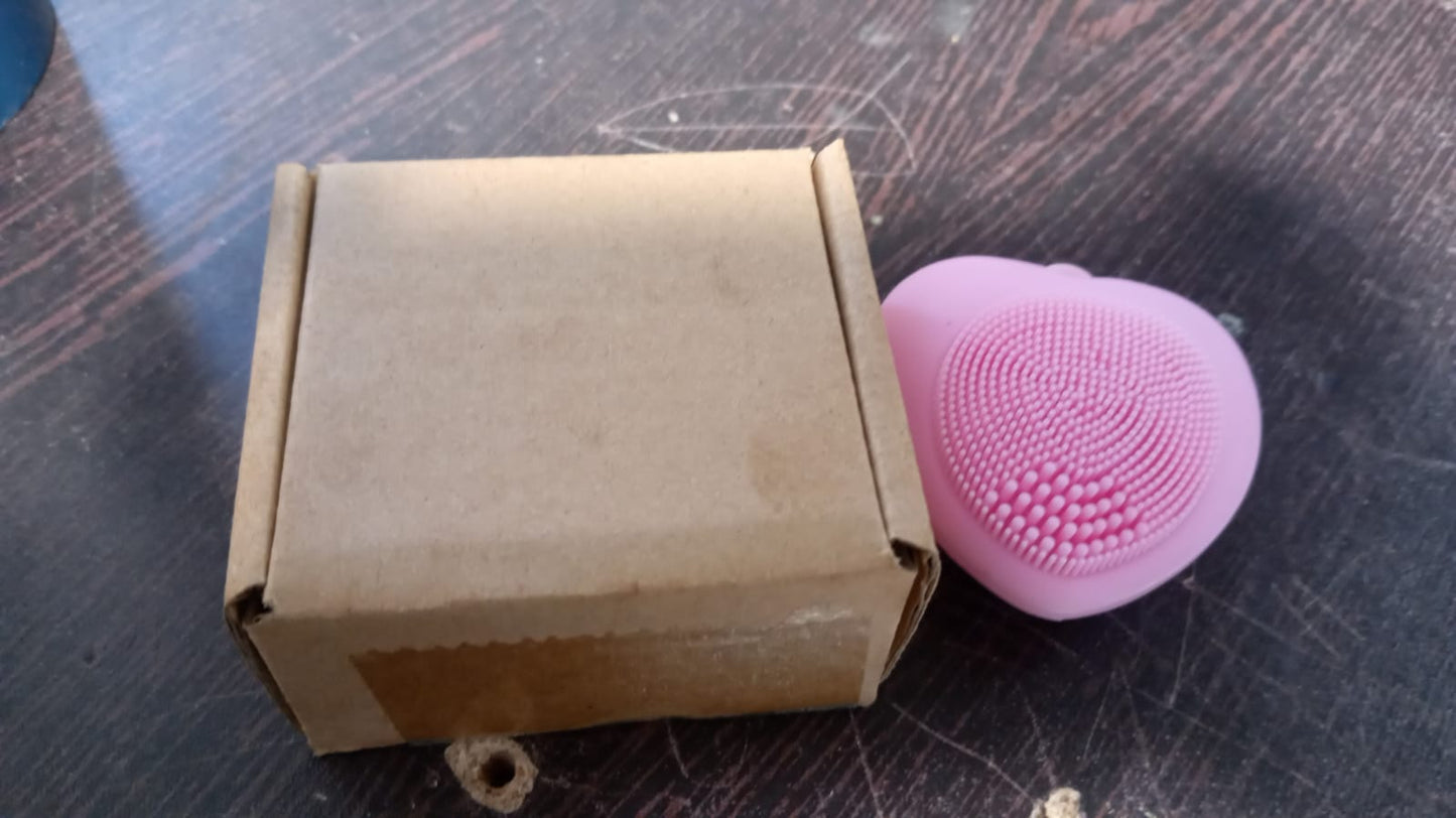 Silicone Face Wash Brush – Heart-Shaped Deep Cleansing | Glimmerly
