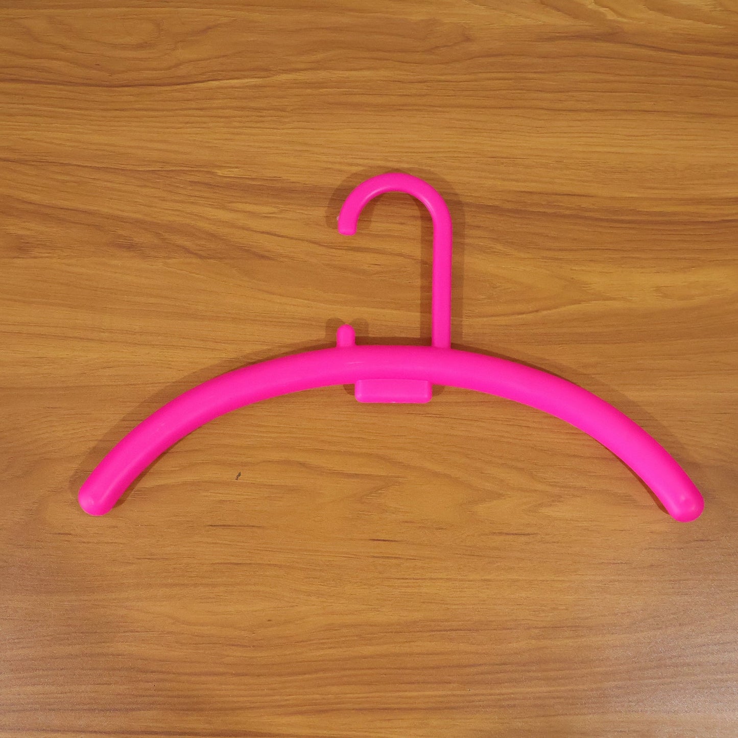 Space-Saving Plastic Clothes Hanger – Durable Wardrobe